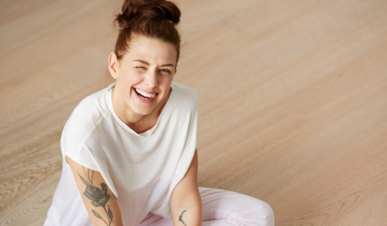 surprise-astonished-woman-closeup-portrait-woman-2025-10-14-22-57-30-utc